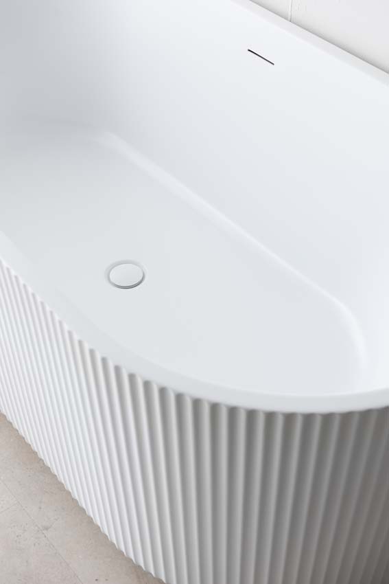 Baignoire semi-îlot Chase blanc mat nervuré 170x80cm