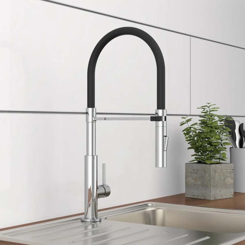 Keukenkraan Sven chroom/zwart met uittrekbare uitloop