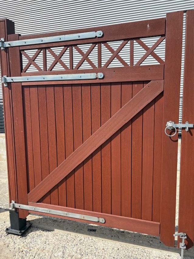 Portail simple Bangkirai en bois 100x180cm avec treillis