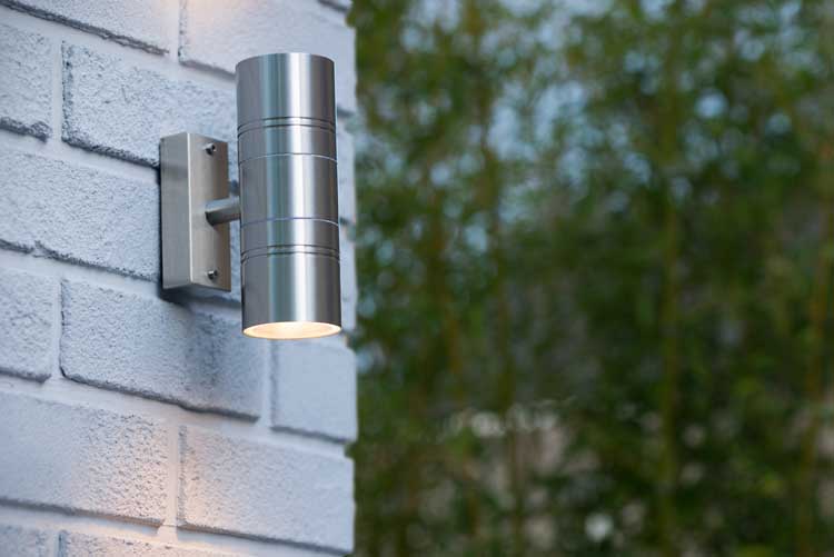 Lucide ARNE-LED - Applique murale Extérieur - Ø 6,3 cm - LED - GU10 - 2x5W 2700K - IP44 - Chrome Dépoli