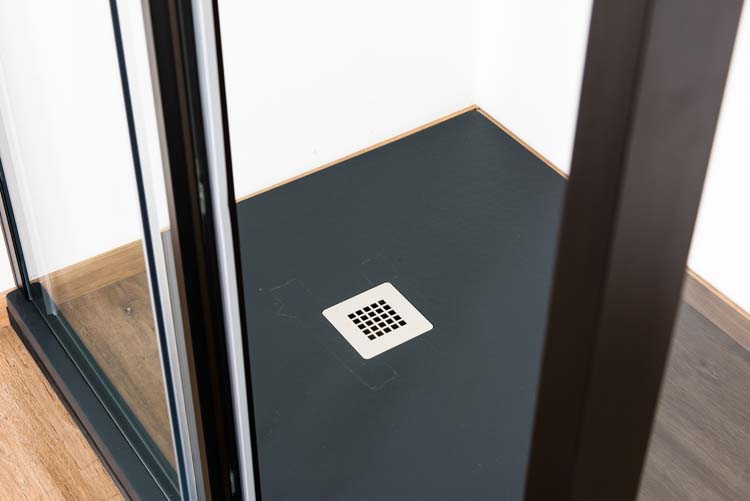 Douchewand Ulrich zwart profiel 88-90x200cm