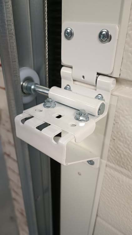 Porte sectionnelle Dora anthracite avec moteur et ressort de traction L2375xH2125mm