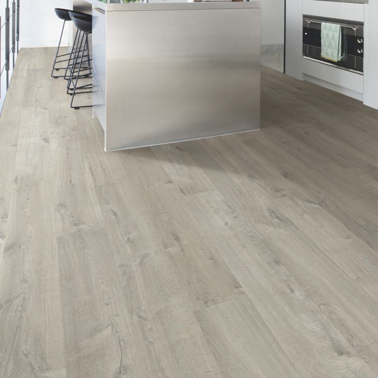 Stratifié Quick-Step Impressive Ultra 12mm chêne doux gris 138x19cm
