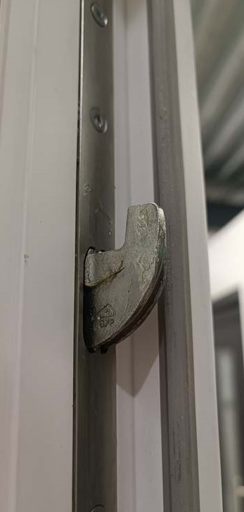 Buitendeur pvc inbraakwerend met alu afwerking Varno wit B980 X H2180 mm R