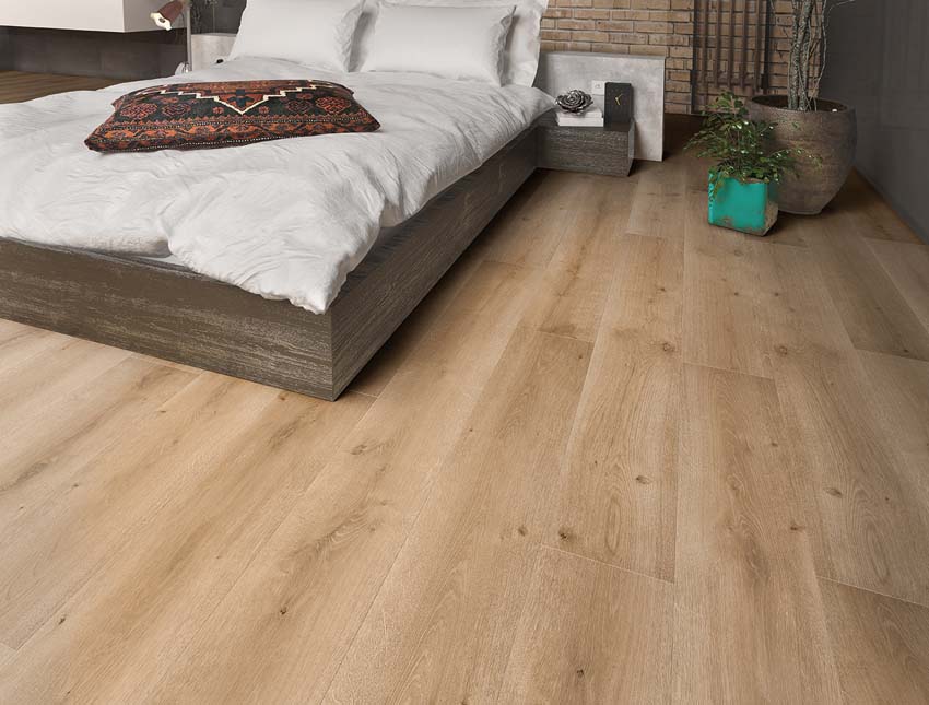 Stratifié 8mm chêne naturel crème 128,5x19,2cm