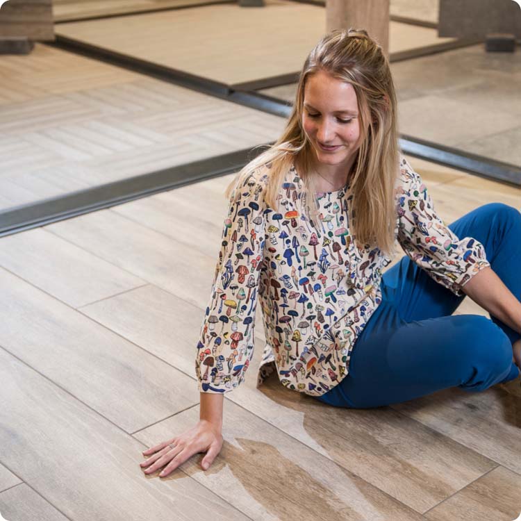 Sfeerbeeld toonzaal afdeling tegels