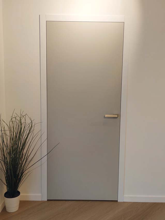 Complete binnendeur Invisible Flat Senso grijs 201,5x73cm tubespaan rechts + deurkast wit 30cm