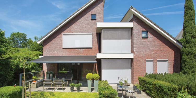 Store vertical extérieur Vinz L blanc somfy moteur gauche sur mesure