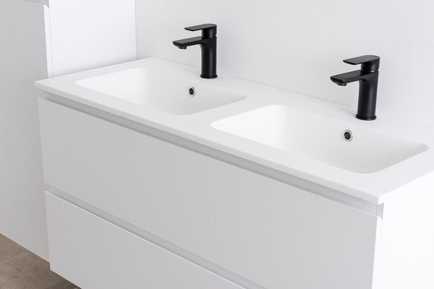 Badkamermeubel Bianca mat wit hangend met dubbele wastafel mat wit 120,5cm