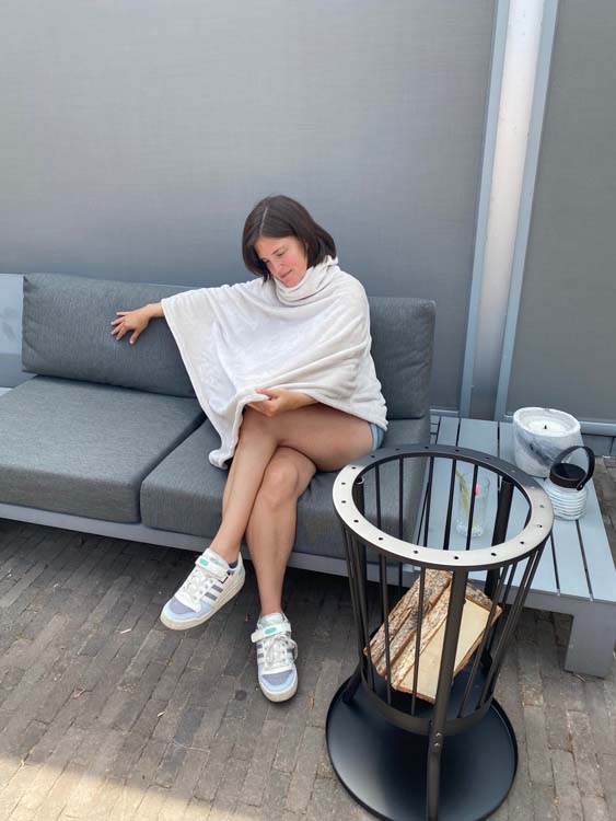 Poncho fleece en sable 80x80 cm
