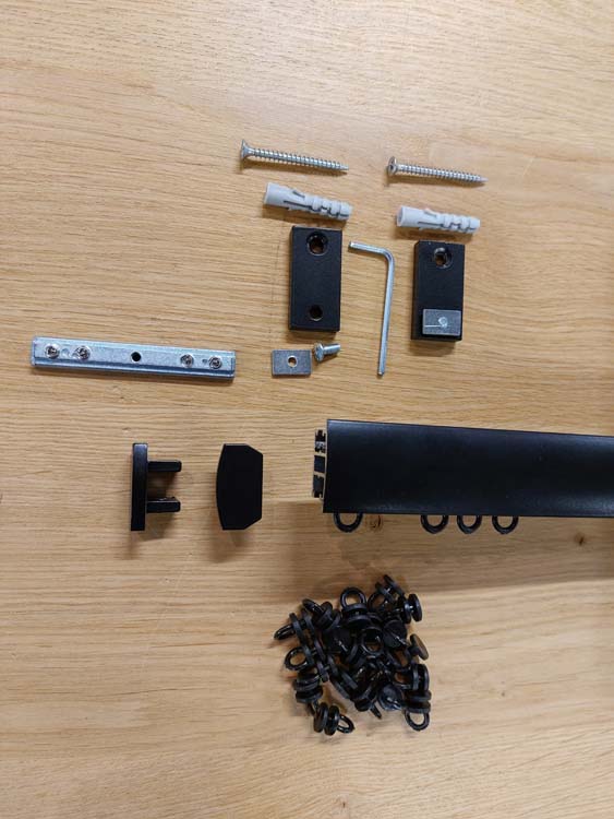 Rail BG mat zwart 4 meter voor plafondbevestiging complete set