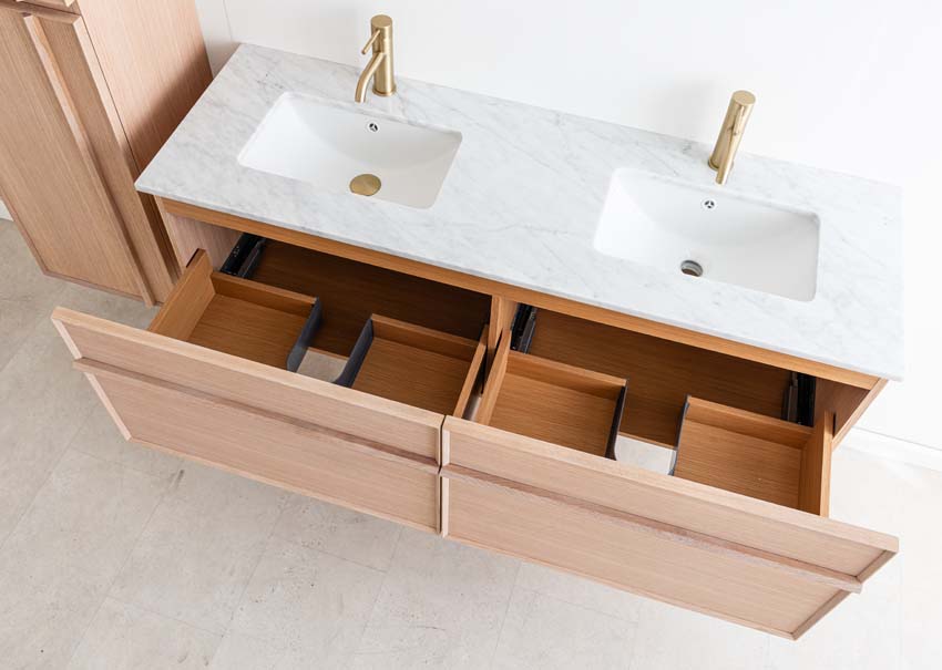Meuble de salle de bains Felix chêne suspendu avec lavabo double effet marbre carrara 140cm
