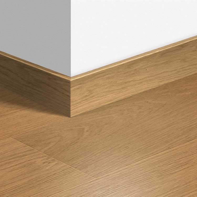 Parketplint Quick-Step 14 x 77 x 2400 mm Eik natuurvernist 1