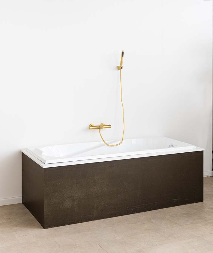 Baignoire encastrable Cora blanc brillant ergonomique 180x80cm + set de pieds réglables