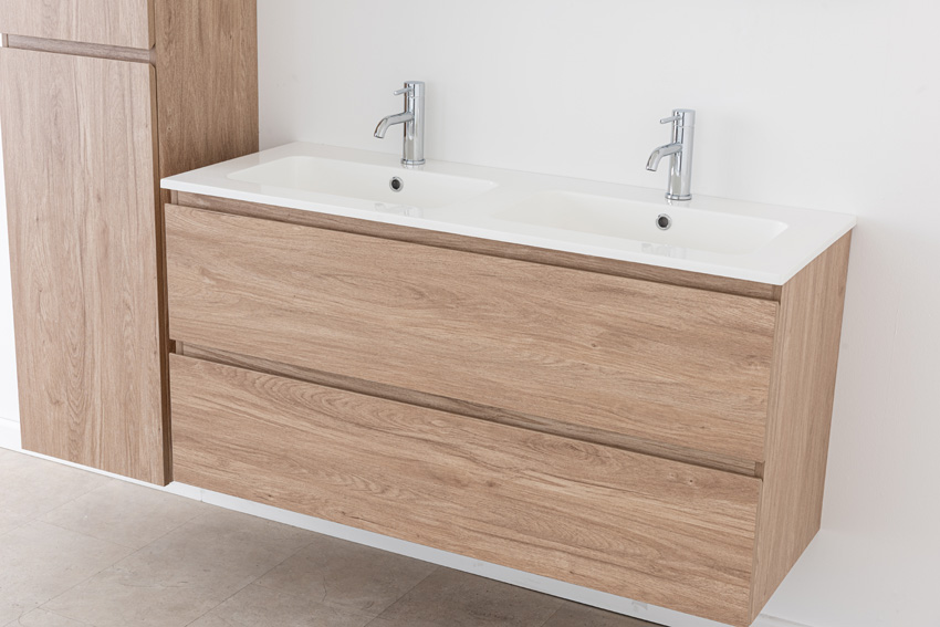 Badkamermeubel Bianca eiklook hangend met dubbele wastafel glanzend wit 120,5cm