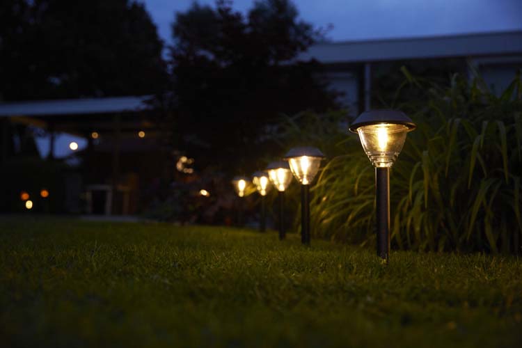 Solar lanterne avec pointe Garda anthracite 5 lumen Solar lanterne avec pointe Garda anthracite 5 lumen