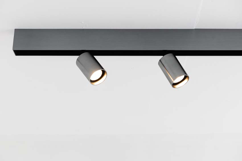 Railverlichting design Béa geborsteld staal 1,8m 2 spots & 2 pendels