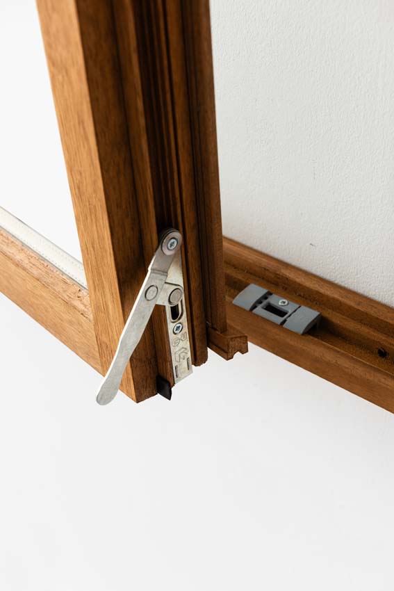 Houten draairaam 2-vleugels Meranti Trae 55mm naturel 1500 x 1200 mm Houten draairaam 2-vleugels Meranti Trae 55mm naturel 1500 x 1200 mm