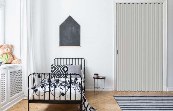 Vouwdeur wit kunstleder op maat