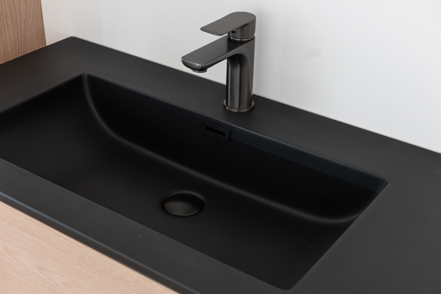 Meuble de salle de bains Tiago chêne Nordic suspendu avec vasque simple noir mat 90cm