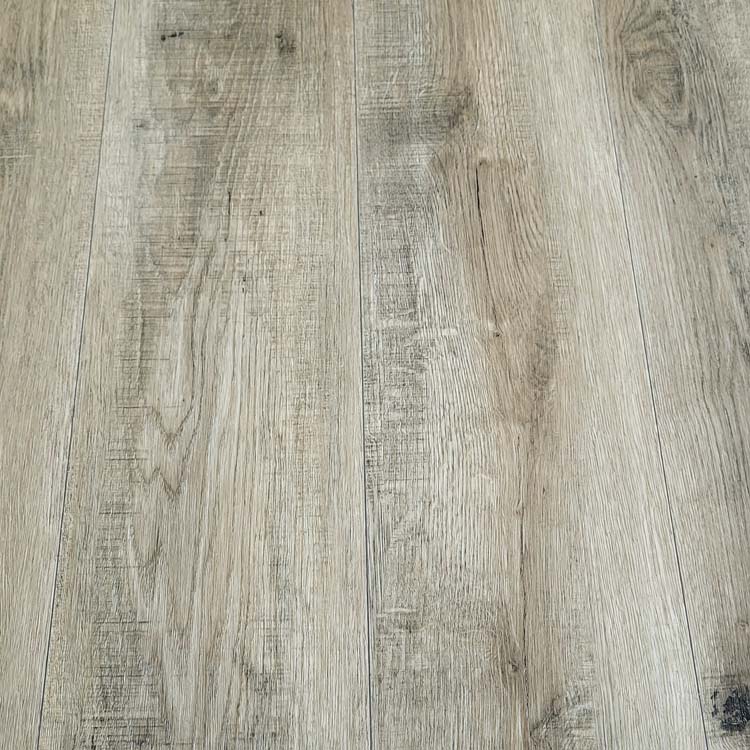 Vinyl vloer plank 5mm eik bruin 122x17,8cm met ondervloer Vinyl vloer plank 5mm eik bruin 122x17,8cm met ondervloer
