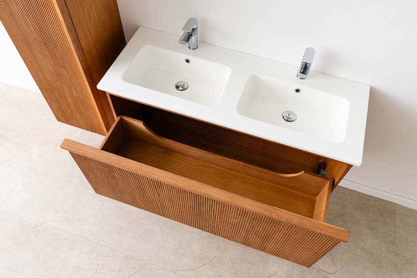 Meuble de salle de bain Fae chêne suspendu avec double lavabo blanc brillant 120cm