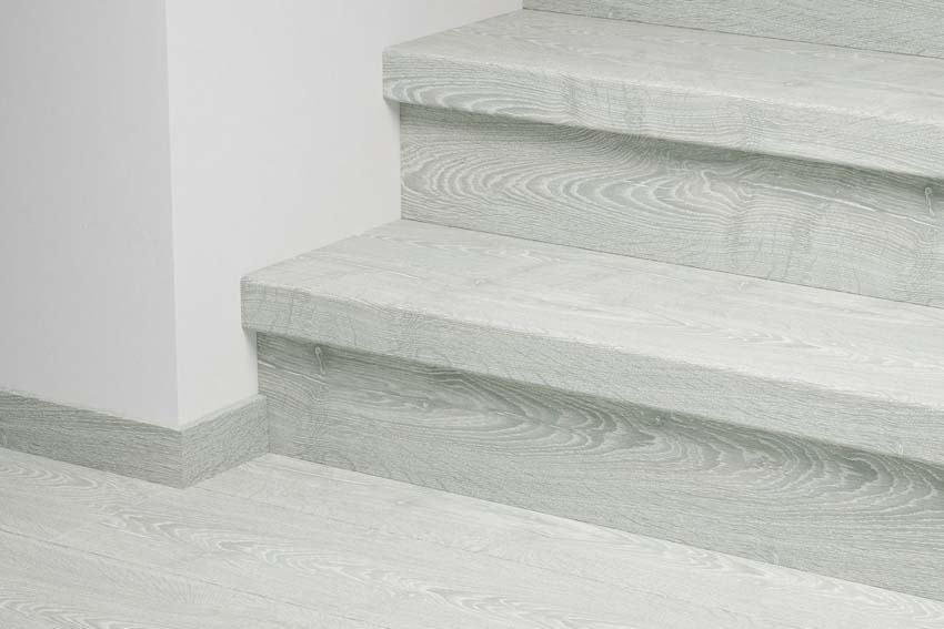 Trapcover Quick-Step klassiek patina grijze eik 134,1x12x5,9cm