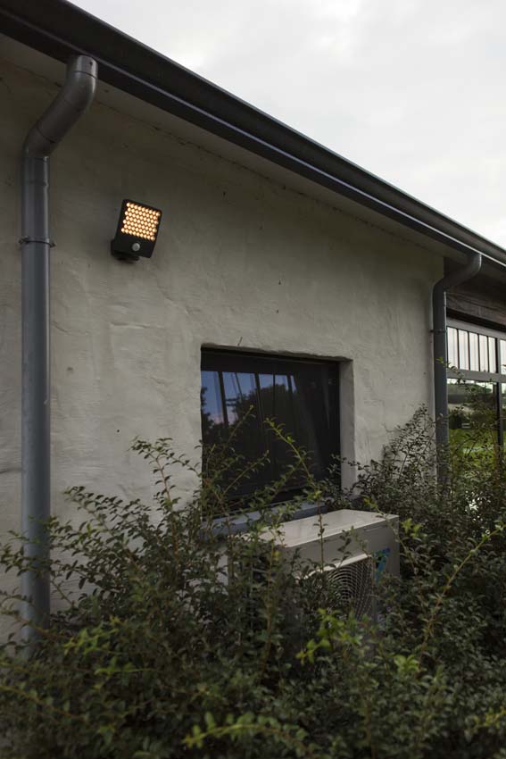 Projecteur LED extérieur Nia - gris - 24W - 4000K - IP54 - avec détecteur de mouvement