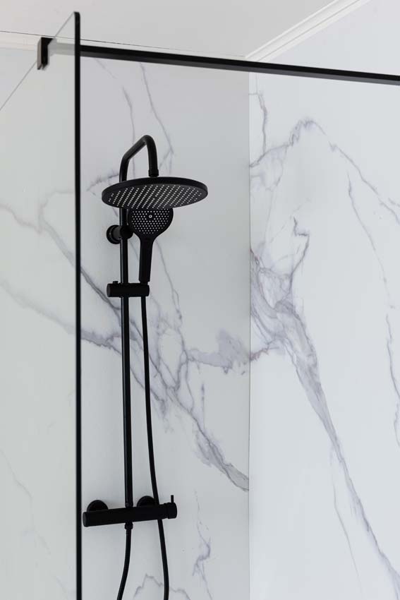 Panneau de douche Milo Slate blanc aspect marbre 91,4x243,8cm
