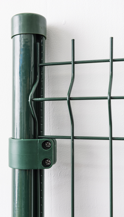 Poteau de jardin vert 110cm adapté aux panneaux grillagés