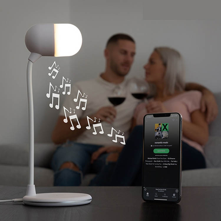 LED lamp met luidspreker en draadloze oplader gsm