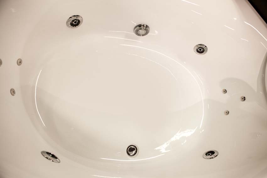 Baignoire d'angle Oliver blanc mat avec hydromassage 150x150cm