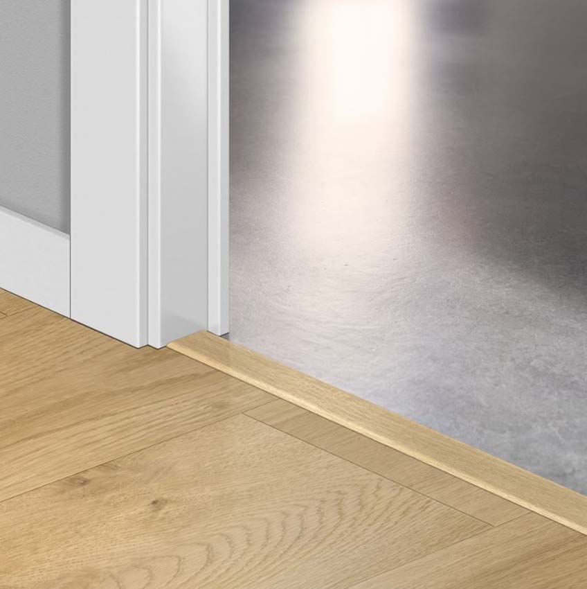 Profilé Incizo Quick-Step beige résistant à l'eau 4,5x0,8x200cm