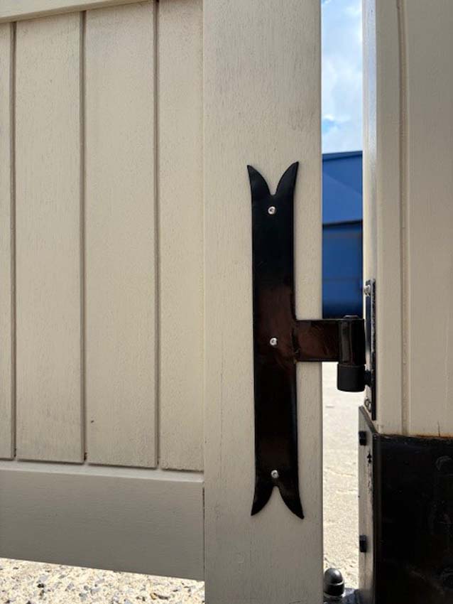 Dubbele poort Meranti hout 350x180cm gesloten