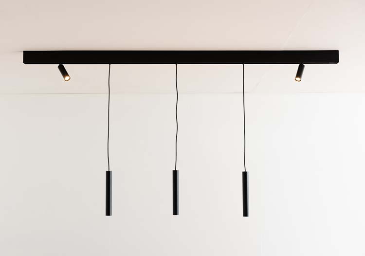 Rail lumineux design Béa noir set 1,8m 2 spots + 3 lustres 5x4W