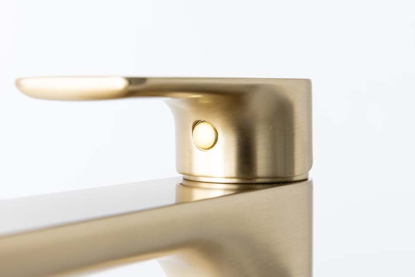 Wastafelkraan Miley edge brushed gold verhoogd