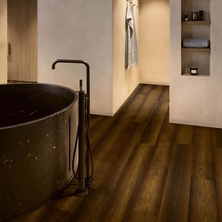 Stratifié Quick-Step Impressive Ultra 12mm chêne fumé 138x19cm