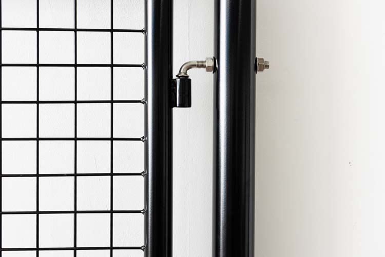 Portillon de jardin simple complet noir 175x100cm - poteaux ronds, poteaux, serrure et poignée inclus