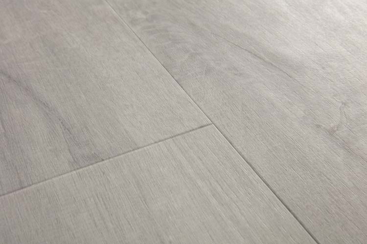 Sol vinyle Quick-Step Bloom planche 6mm chêne gris froid coton gris clair 149,4x20,9cm avec sous-couche Sol vinyle Quick-Step Bloom planche 6mm chêne gris froid coton gris clair 149,4x20,9cm avec sous-couche