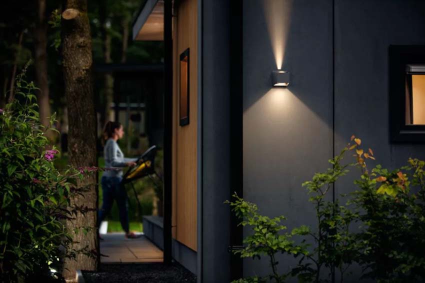 Wandlamp - Grijs - 11,6x11,6x12,3cm - LED - 1x4,3W - 2700K