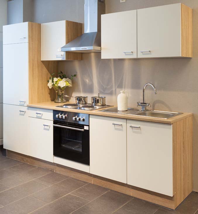 Keuken Budget wit 270cm - met toestellen - vitrokeramische kookplaat en inox wanddampkap