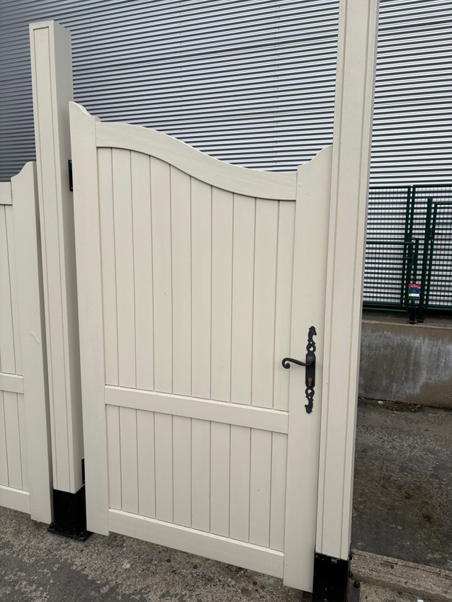 Double portail Meranti en bois 100x180cm fermé