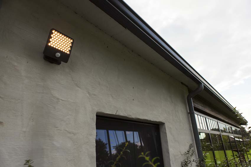 Projecteur LED extérieur Nia - gris - 24W - 4000K - IP54 - avec détecteur de mouvement