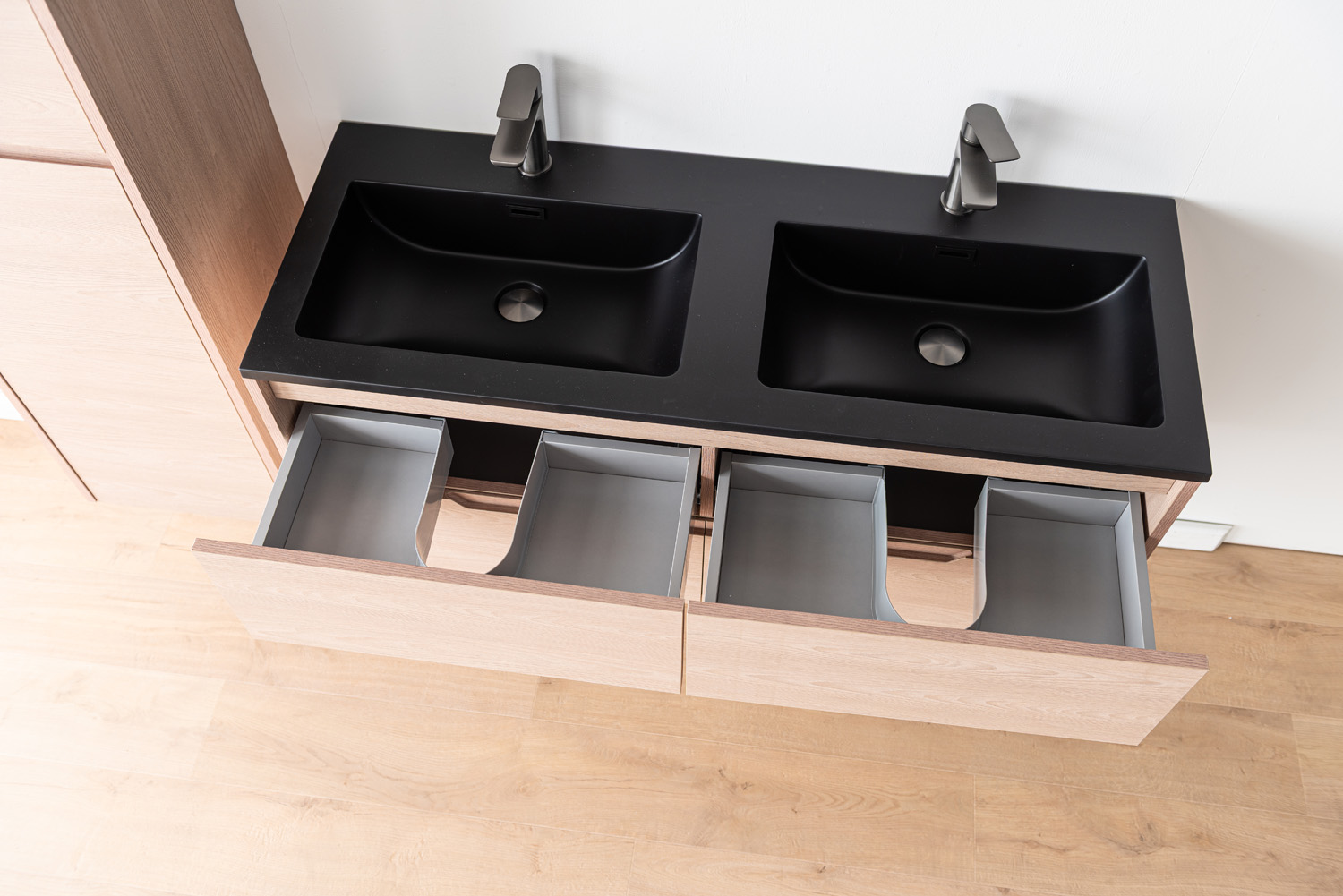 Meuble de salle de bains Tarik chêne Nordic suspendu avec double vasque noir mat 120cm