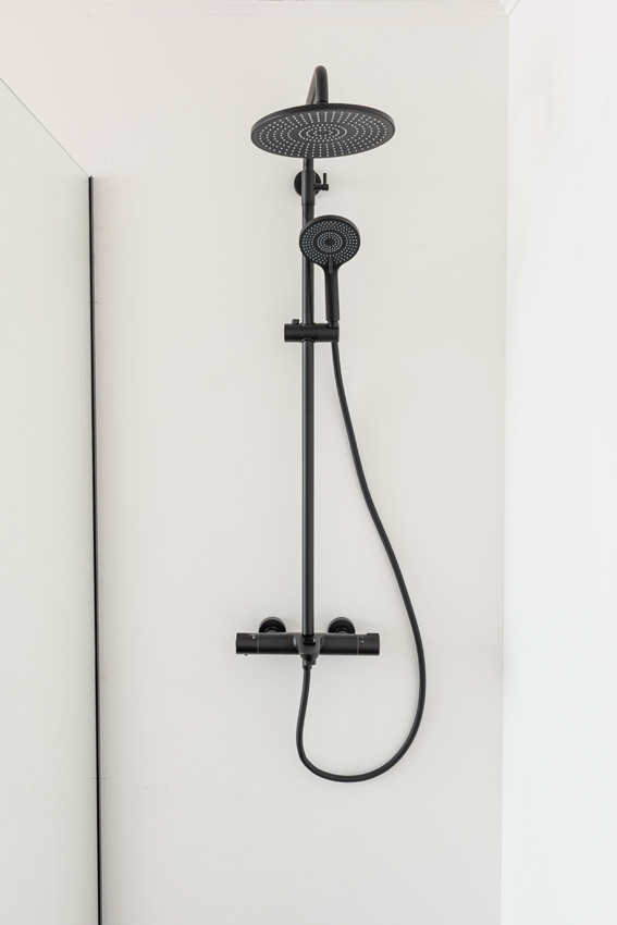 Receveur de douche Akon polybeton noir mat 160x90cm