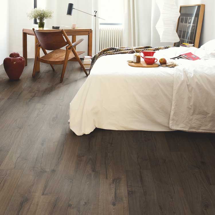 Sol stratifié Quick-step Impressive 8mm - Chêne classique brun
