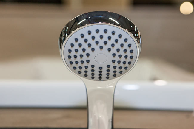 Hoekbad Hilde glanzend wit met kraanwerk rechts 170x78cm