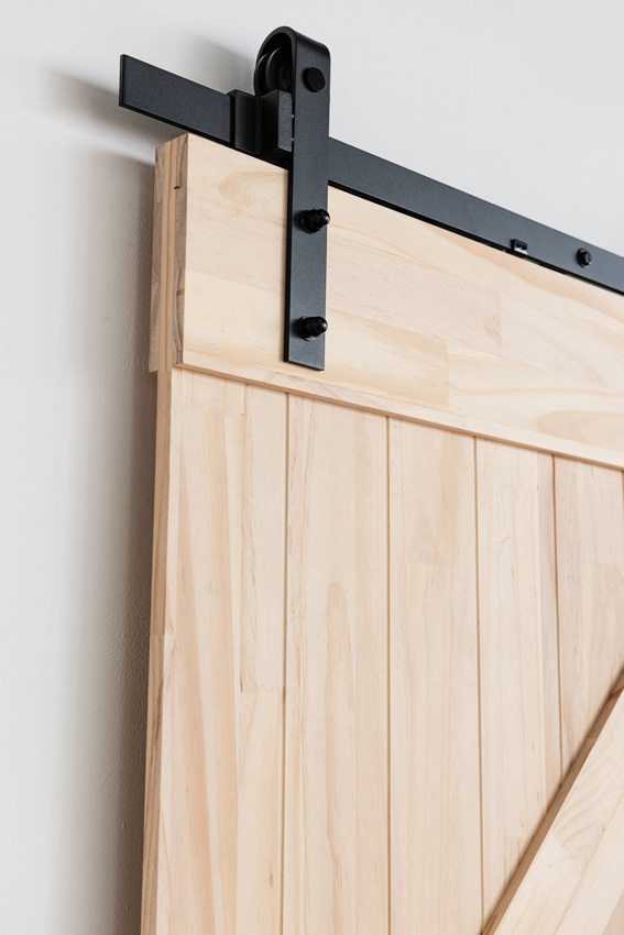 Porte coulissante simple complète Barn Tristan en pin 93x211,5cm + rail robuste noir
