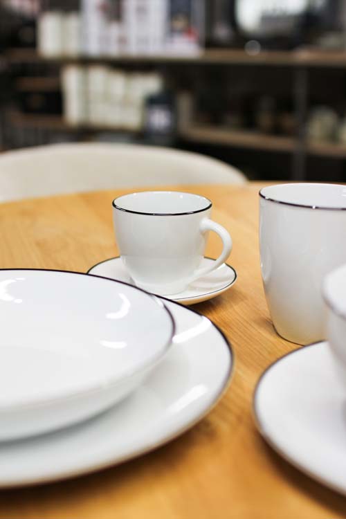 Assiette Black Rim basic white 20,5 cm