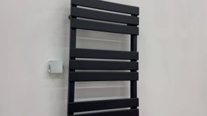 Handdoekradiator Damian enkel 128x55cm zwart 1750 Watt met blower Handdoekradiator Damian enkel 128x55cm zwart 1750 Watt met blower
